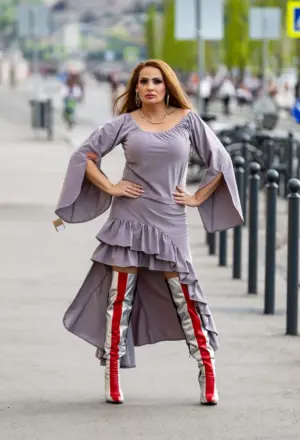 URBAN QUEEN