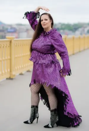 VIOLET STAGE